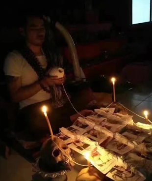 被下情降的人自己知道吗?被下情降的人身边会有很小鬼跟着吗